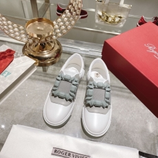 Roger Vivier Casual Shoes